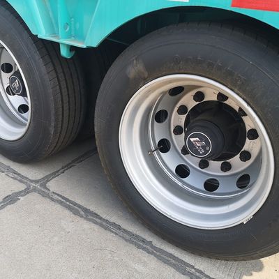 Carga útil máxima 60-80T Semirremolque plano bajo para el transporte de equipos pesados polivalentes
