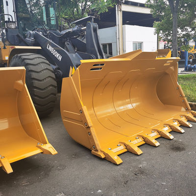 6500kg Peso de funcionamiento LW600KN Cargador de ruedas con cilindro hidráulico superior y cubo de cohete